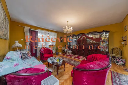 Uciteljska | 4zida.rs