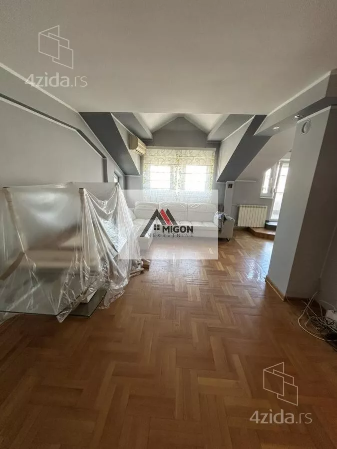 Petosoban stan | 4zida