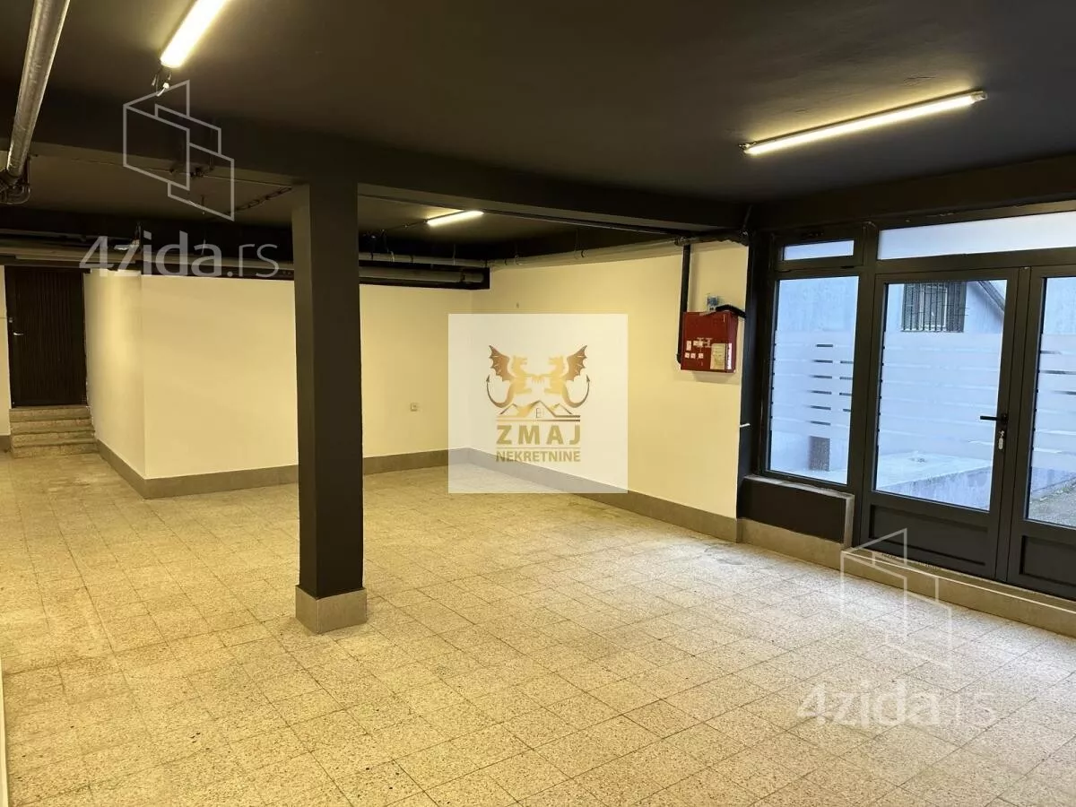 Poslovni prostor | 4zida