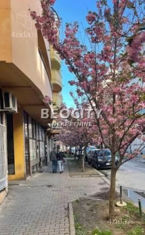 Plac | 4zida