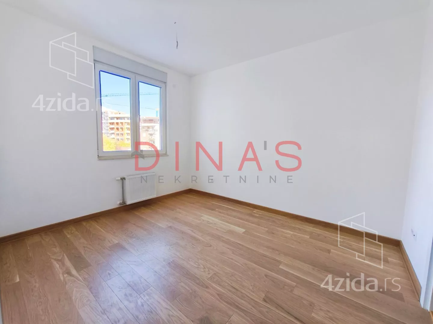 Četvoroiposoban stan | 4zida