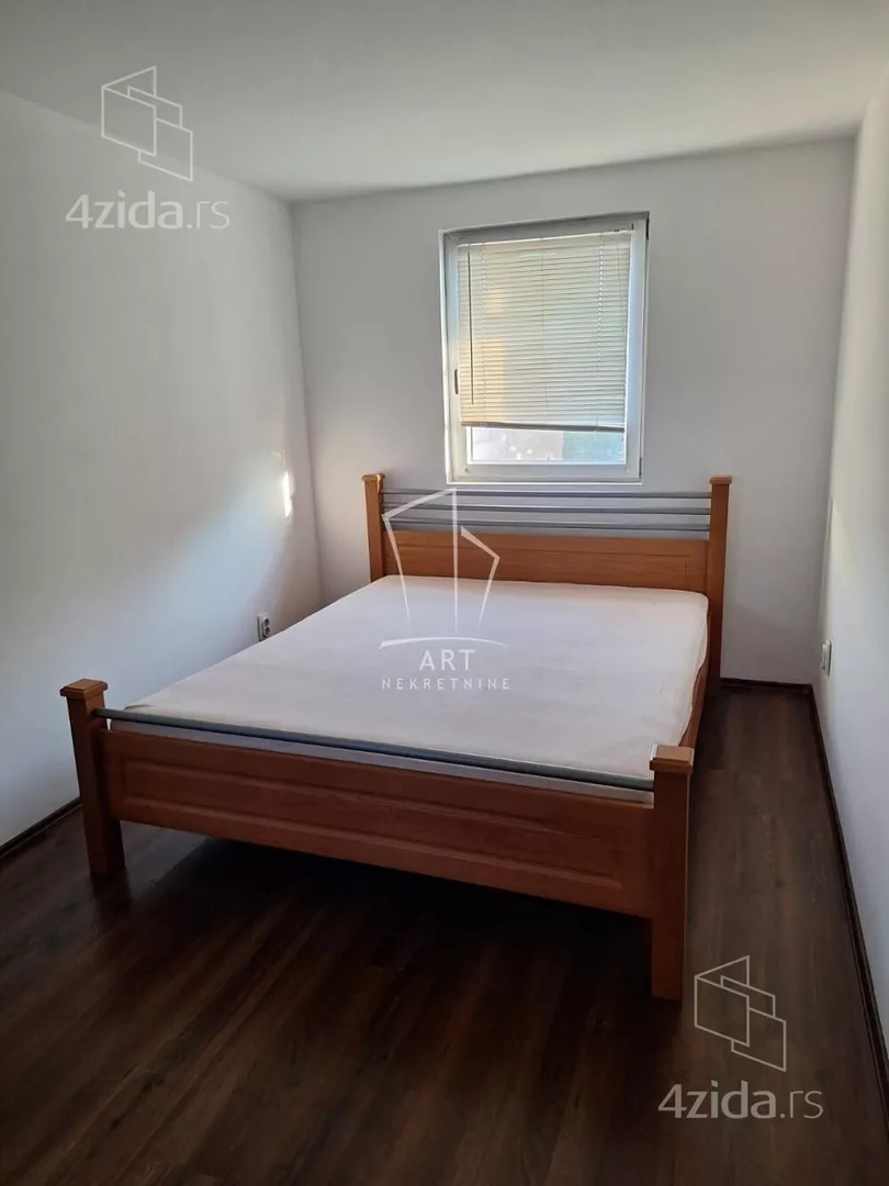 Četvoroiposoban stan | 4zida