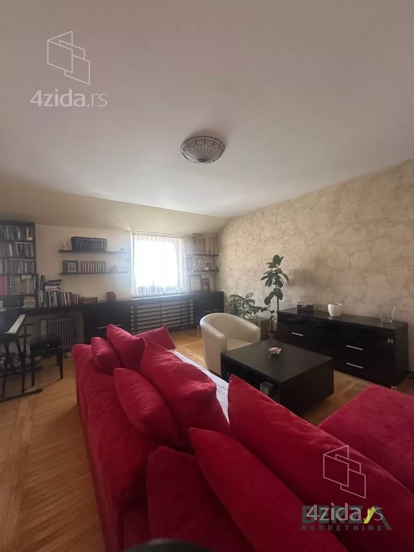 Petosoban stan | 4zida