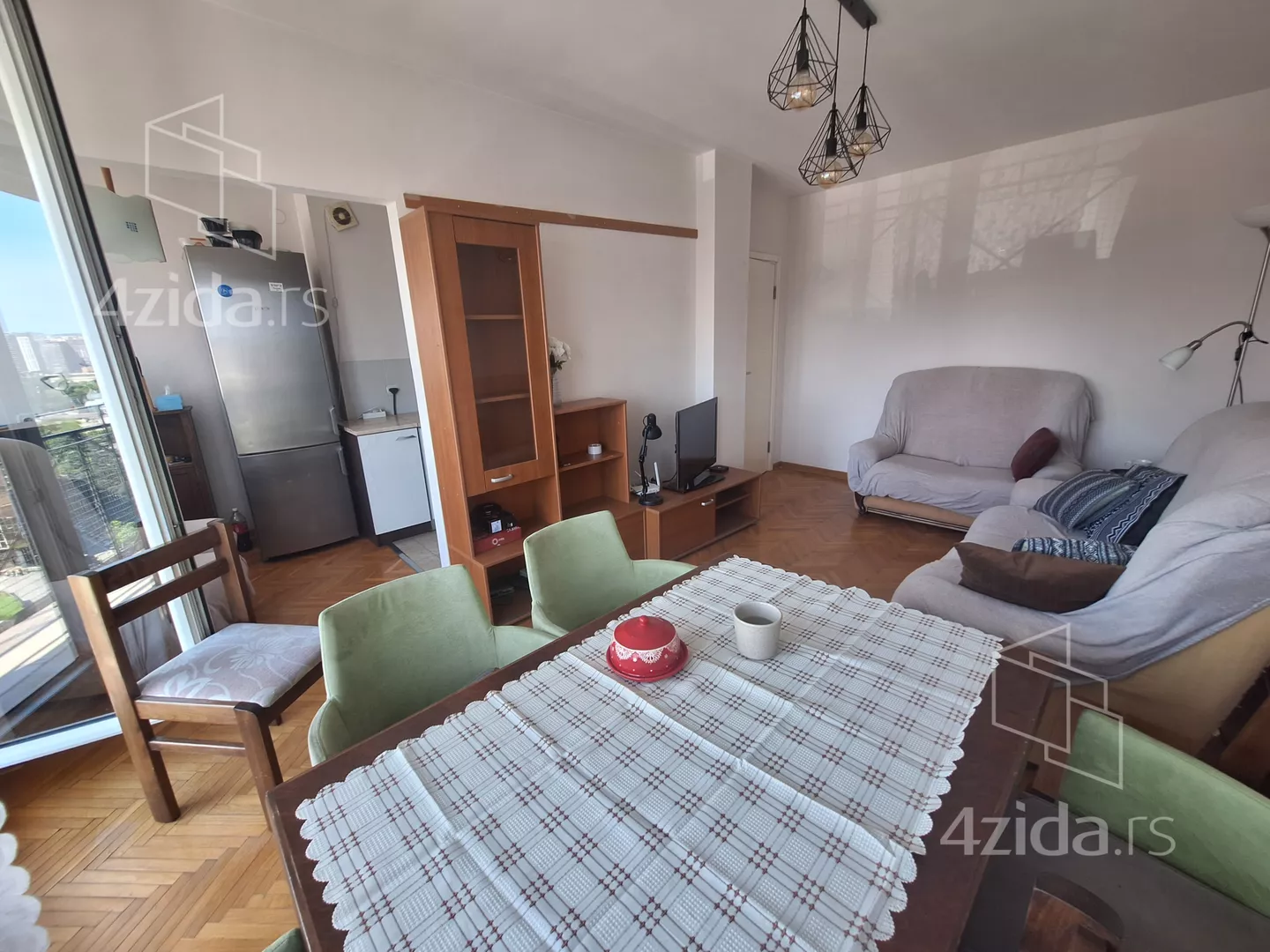 Dvoiposoban stan | 4zida