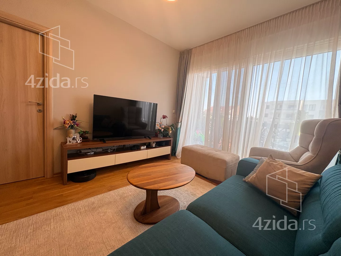 Troiposoban stan | 4zida
