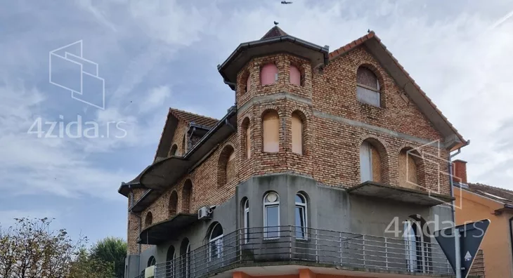 Četvoroiposoban stan | 4zida