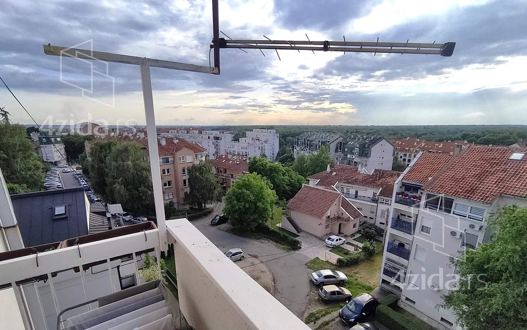 Troiposoban stan | 4zida