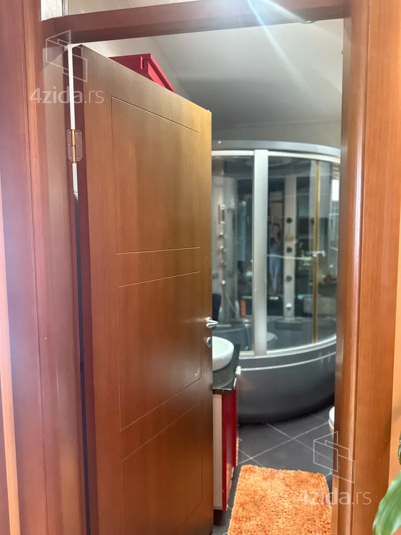 Četvoroiposoban stan | 4zida