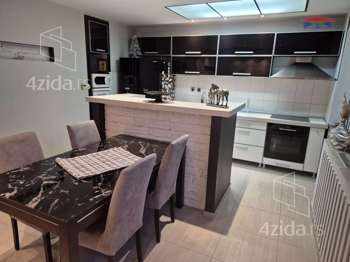 Kuća | 4zida