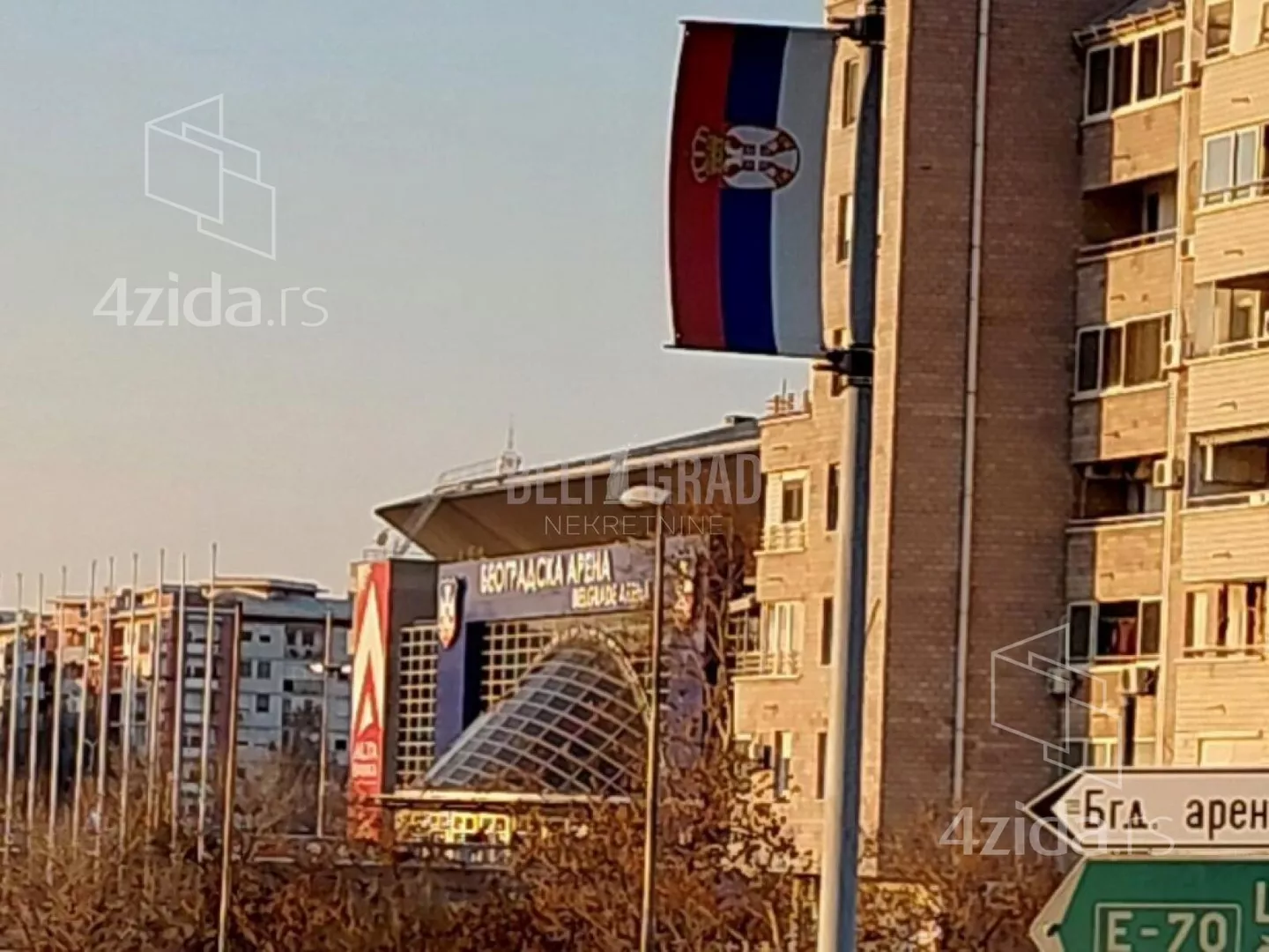 Četvoroiposoban stan | 4zida