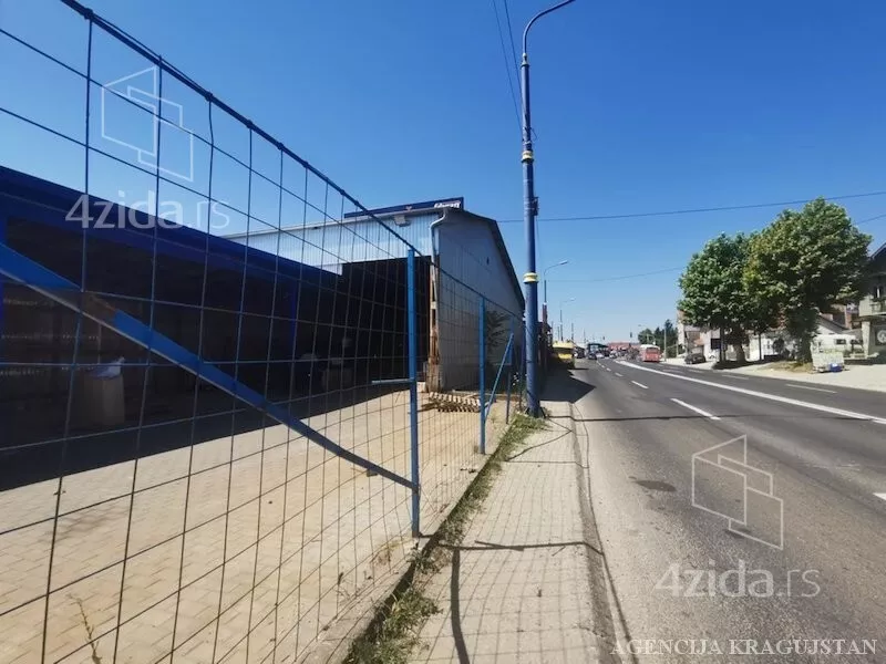 Poslovna zgrada | 4zida