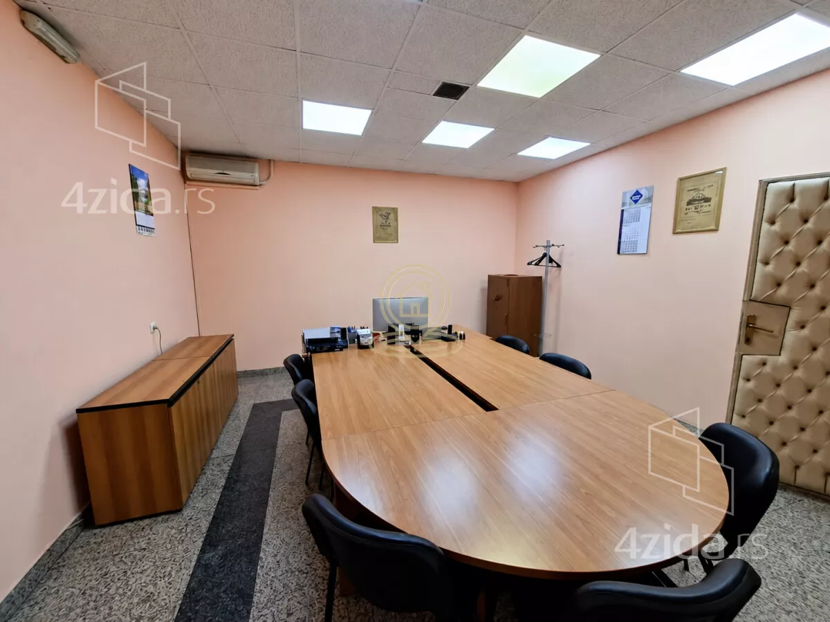 Poslovni prostor | 4zida