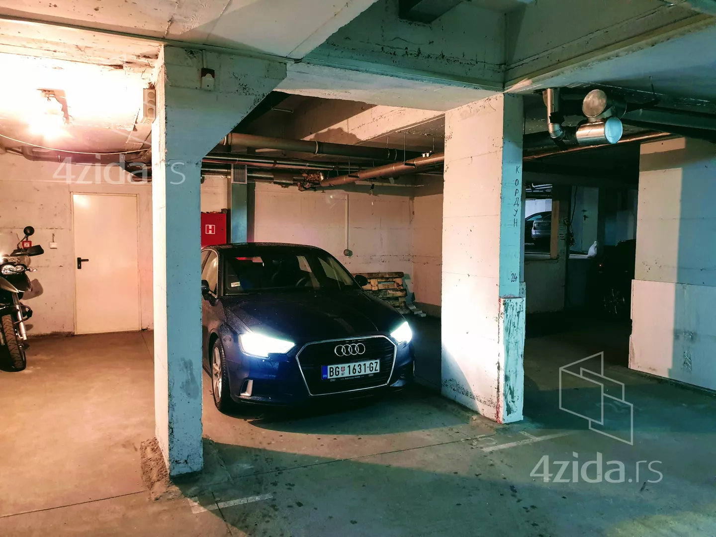 Garaža | 4zida