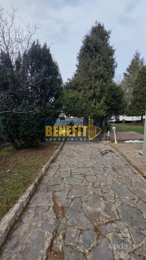 Šestosoban stan | 4zida