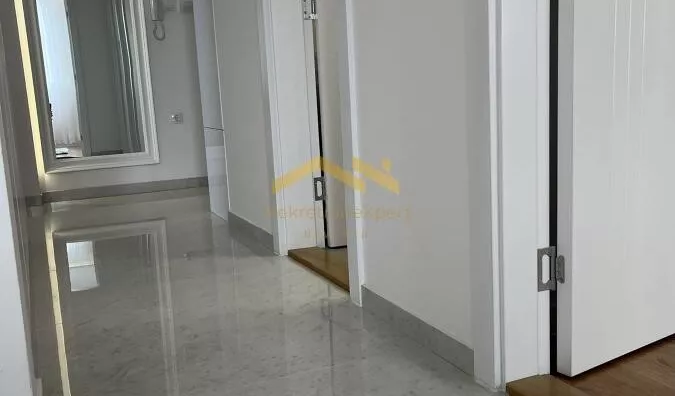 Četvoroiposoban stan | 4zida