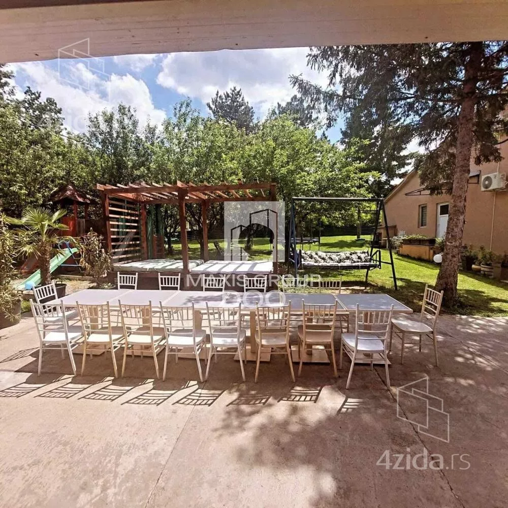 Lokal | 4zida