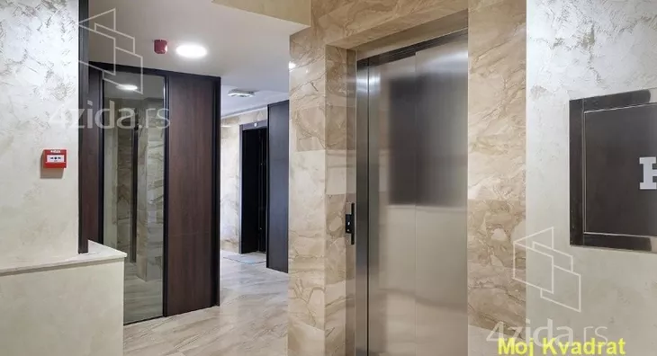 Šestosoban stan | 4zida