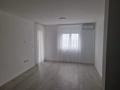 Novi Banovci | 4zida.rs