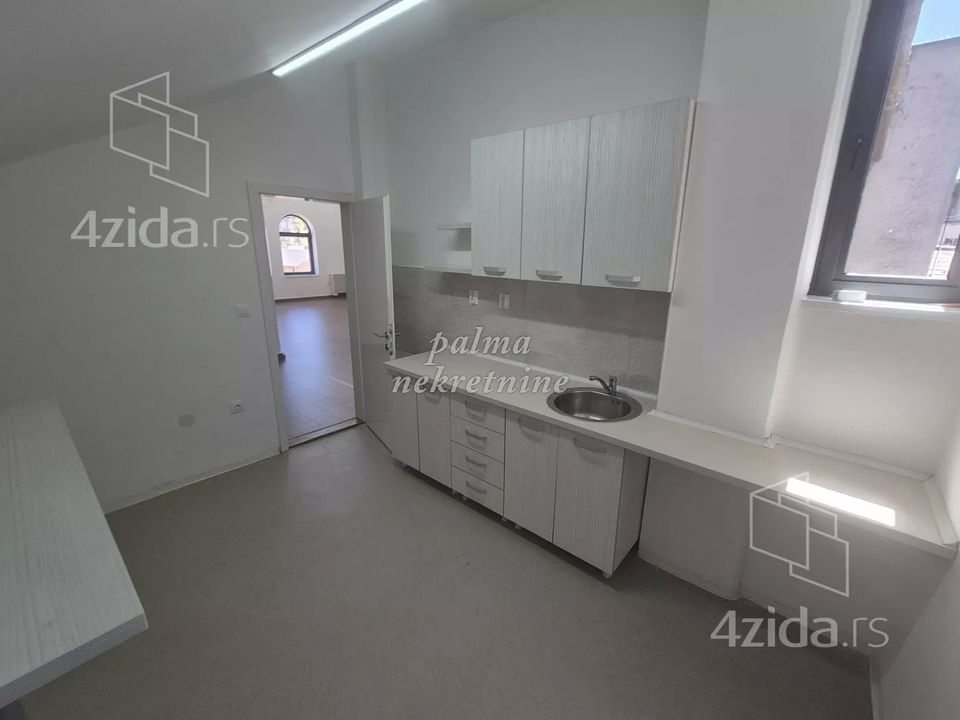 Lokal | 4zida
