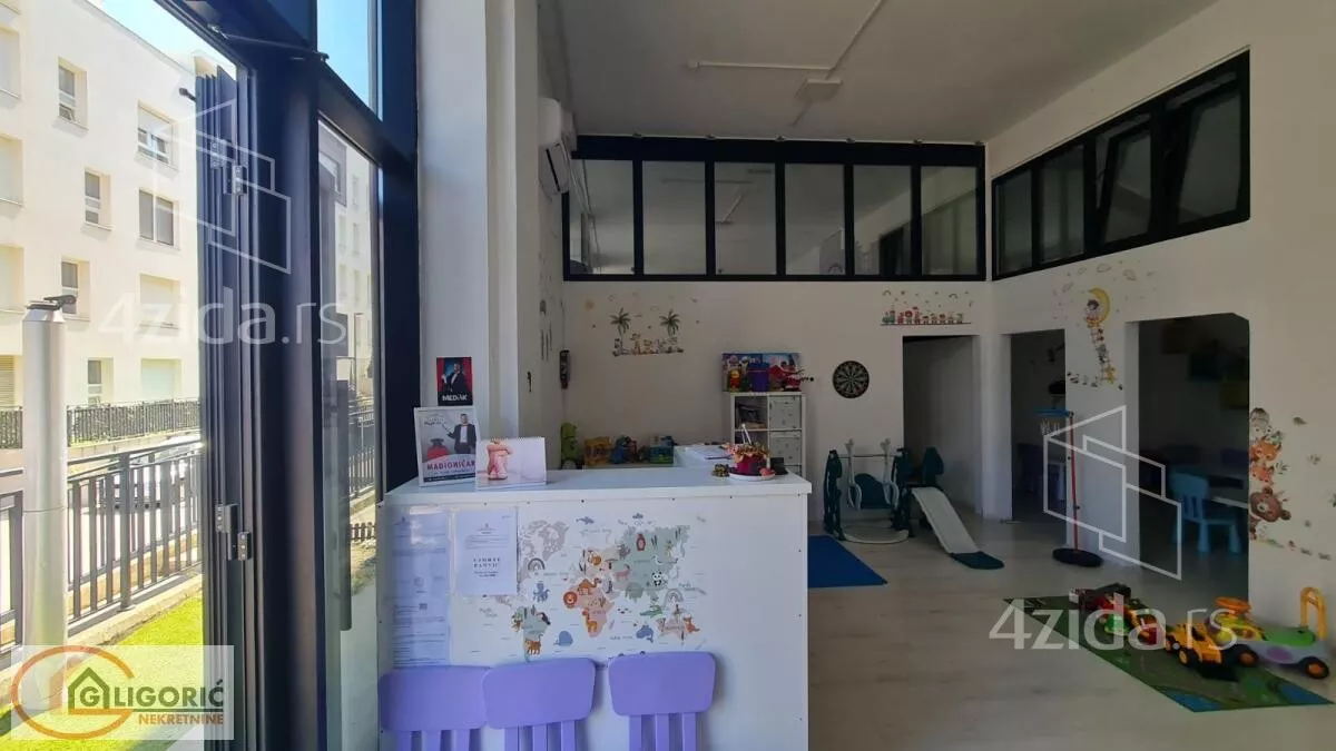 Poslovni prostor | 4zida