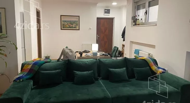Četvoroiposoban stan | 4zida