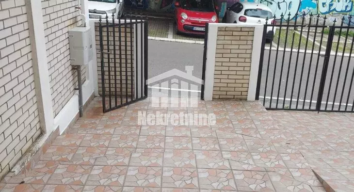 5-etažna kuća | 4zida