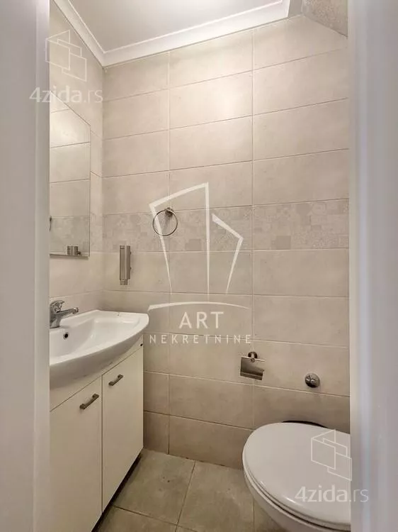 Petoiposoban stan | 4zida