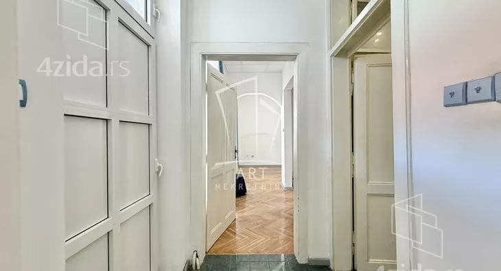 Četvoroiposoban stan | 4zida