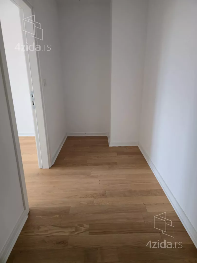 Četvoroiposoban stan | 4zida