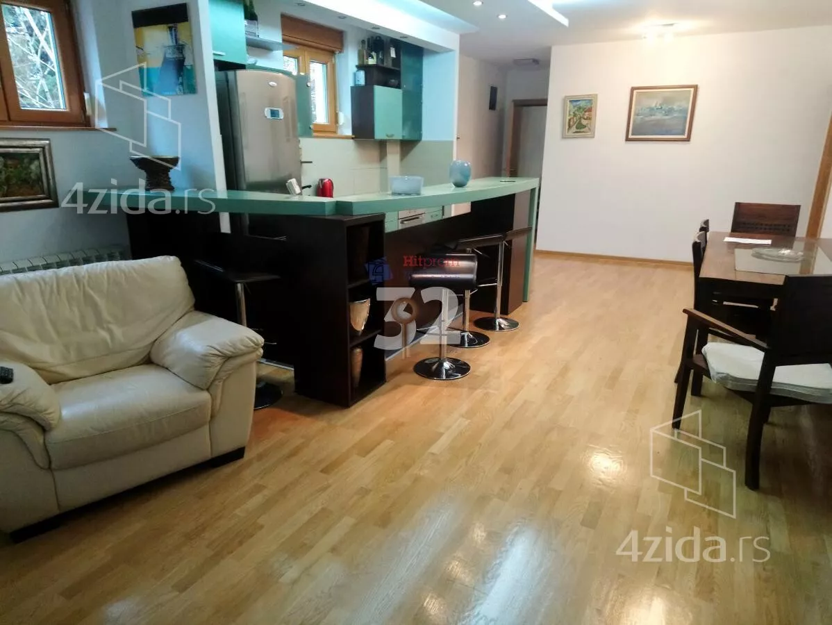 Troiposoban stan | 4zida