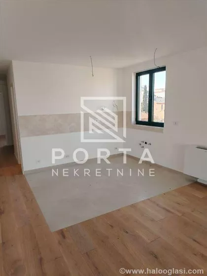 Autokomanda | 4zida.rs