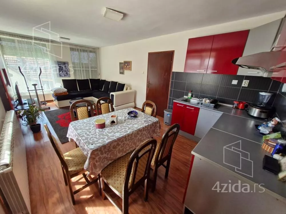 3-etažna kuća | 4zida