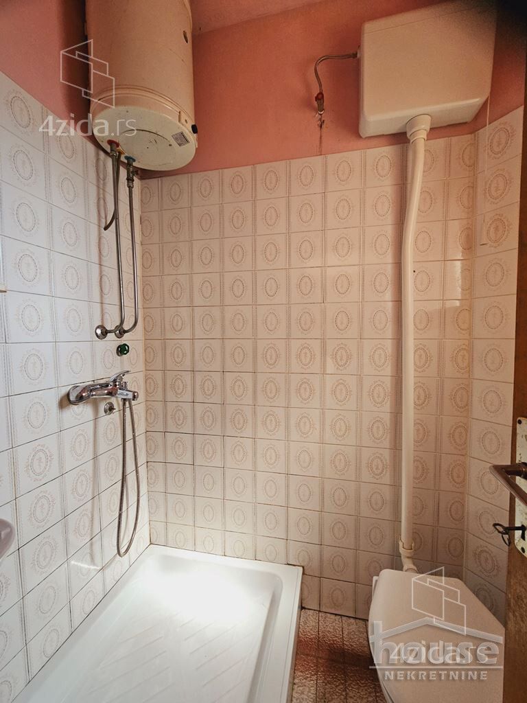 House in Inđija - More