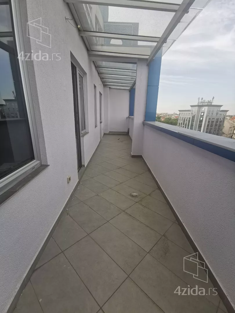 Četvoroiposoban stan | 4zida