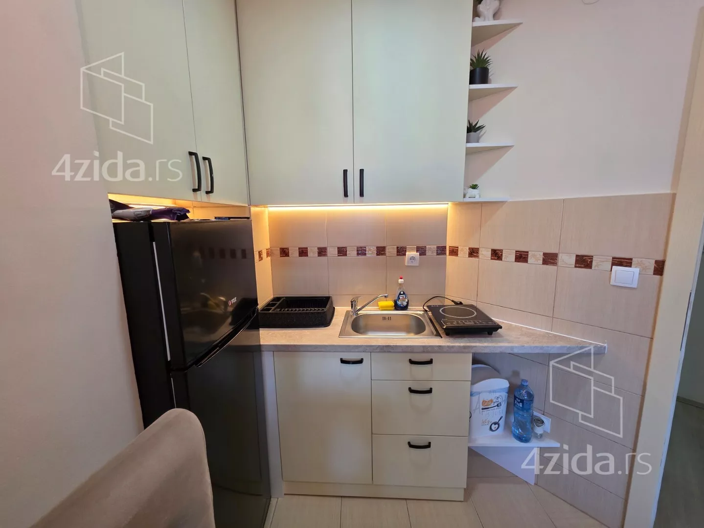 Garsonjera | 4zida