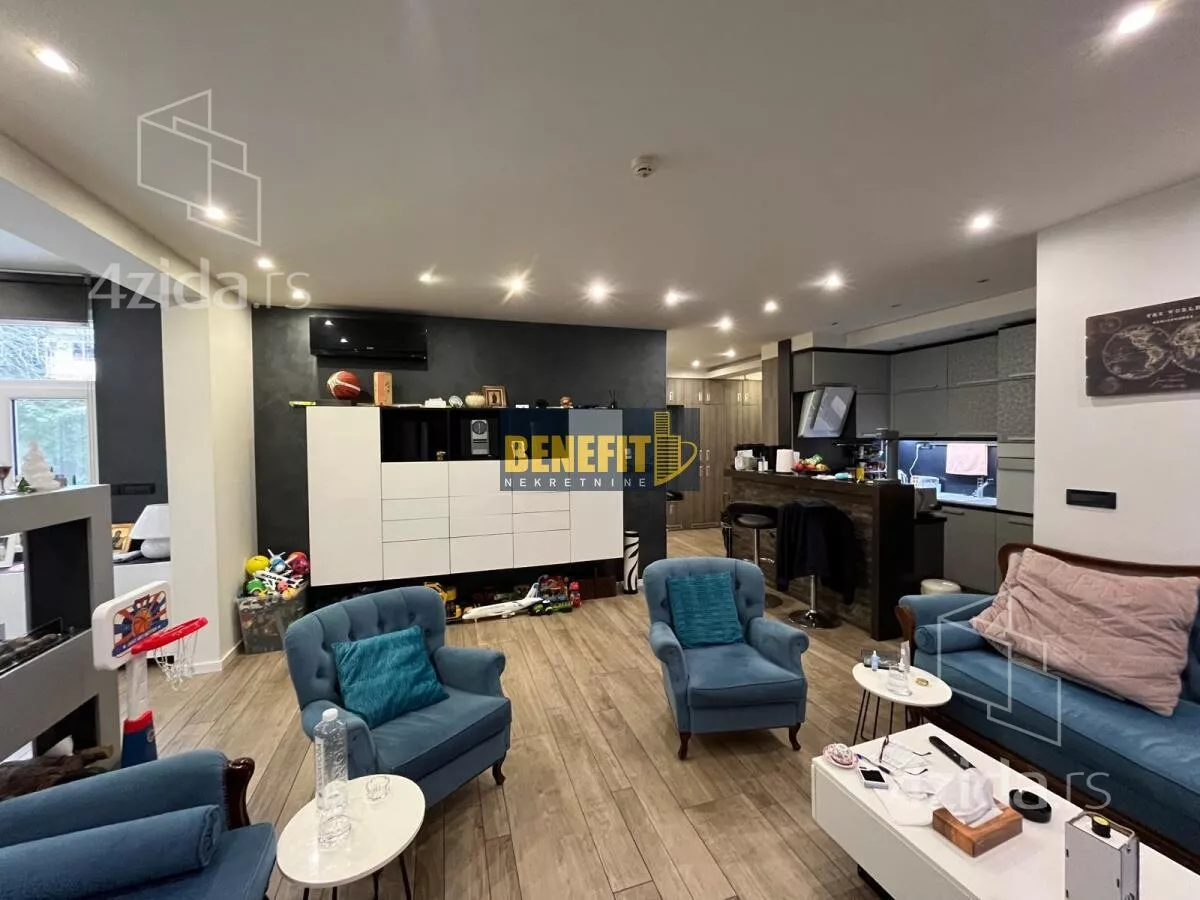 Četvorosoban stan | 4zida