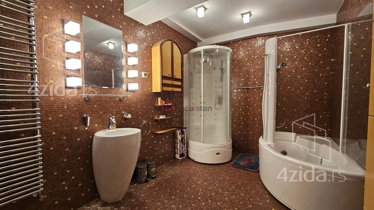 Sedmosoban stan | 4zida