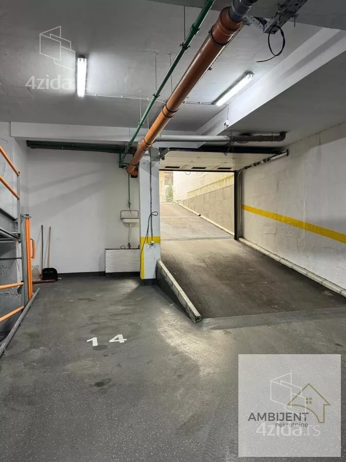 Petosoban stan | 4zida