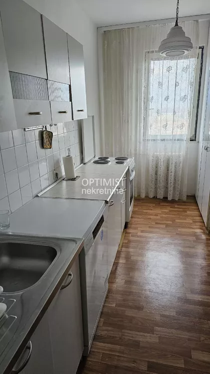 Karađorđeva | 4zida.rs