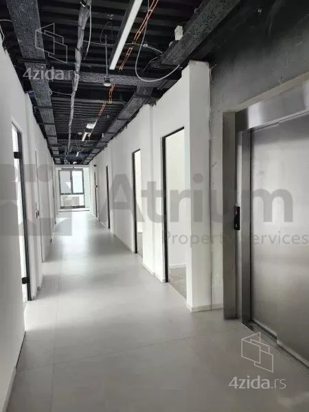 Poslovna zgrada | 4zida