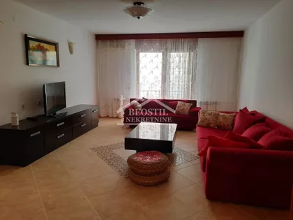 Vojvode Vlahovića | 4zida.rs