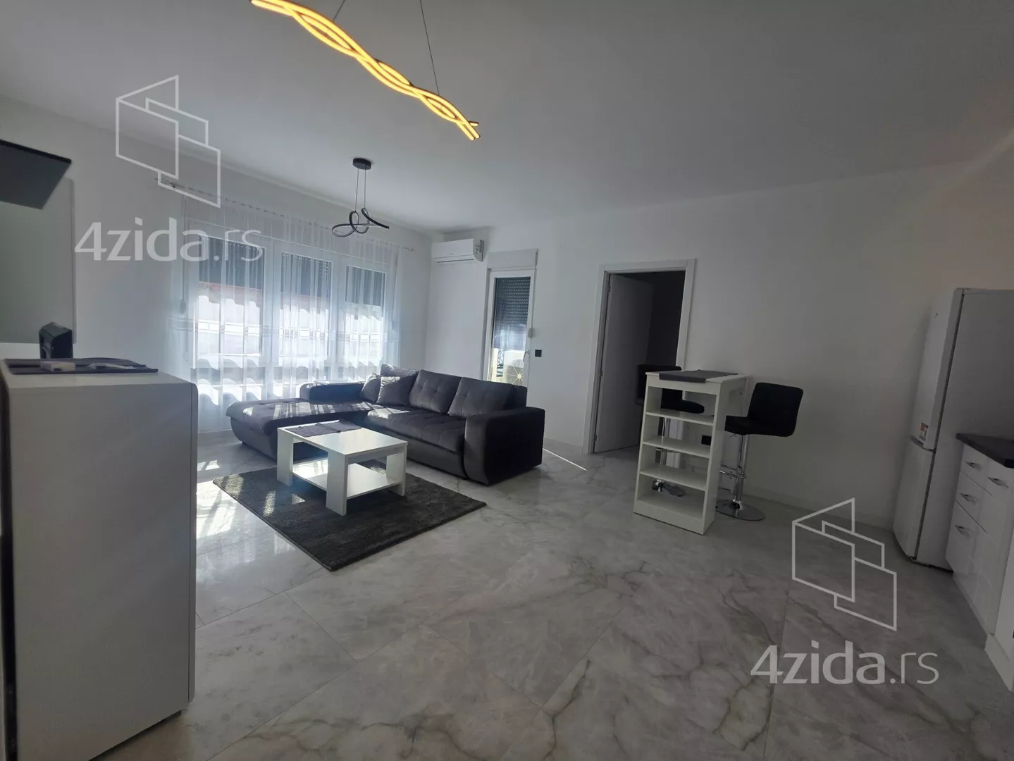 Troiposoban stan | 4zida