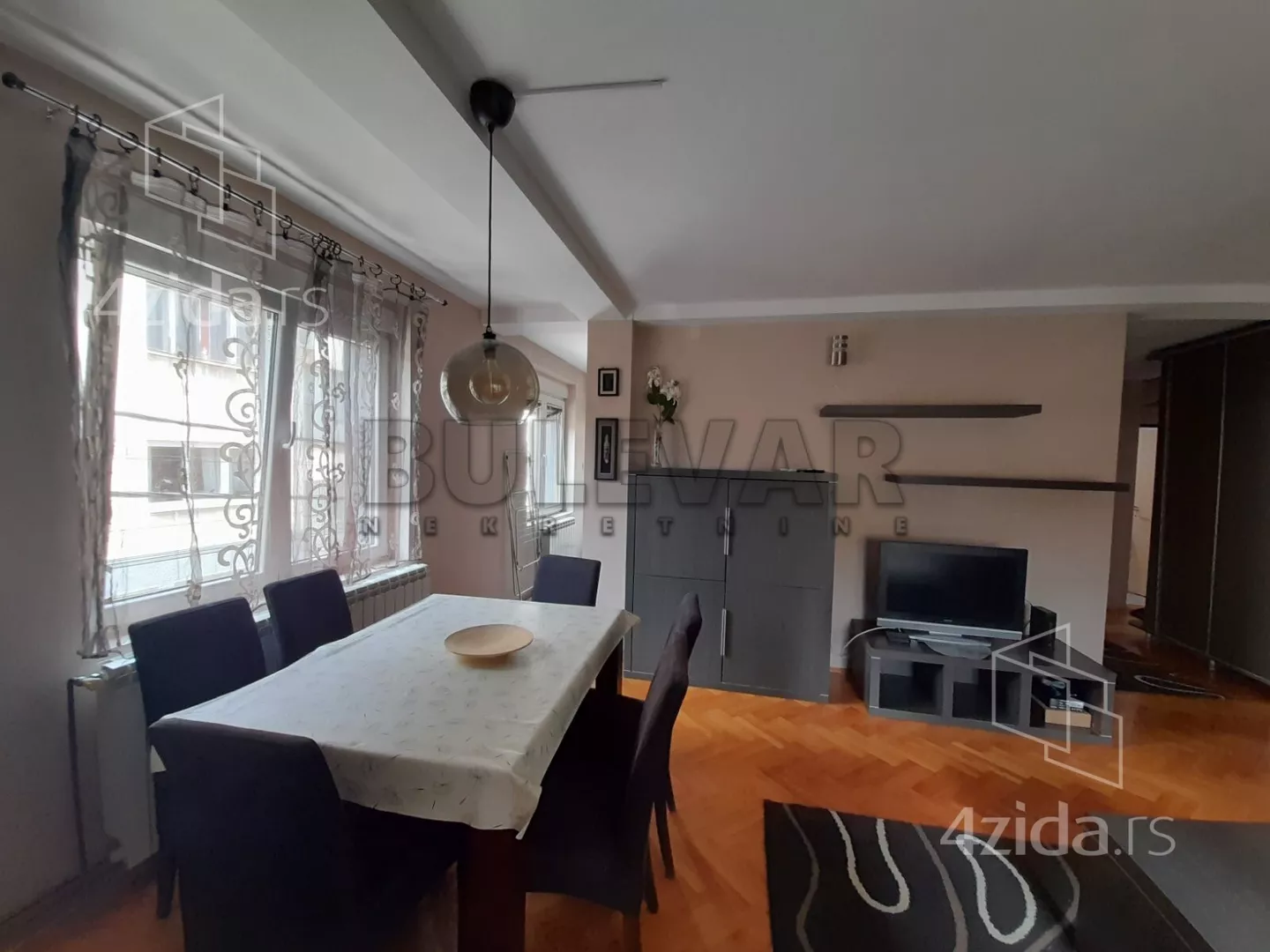 Troiposoban stan | 4zida