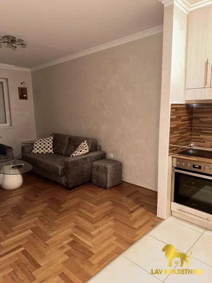 BATE BRKIĆA | 4zida.rs