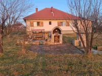 Lipovac , Okolne lokacije, Topola | 4zida.rs | 4zida.rs