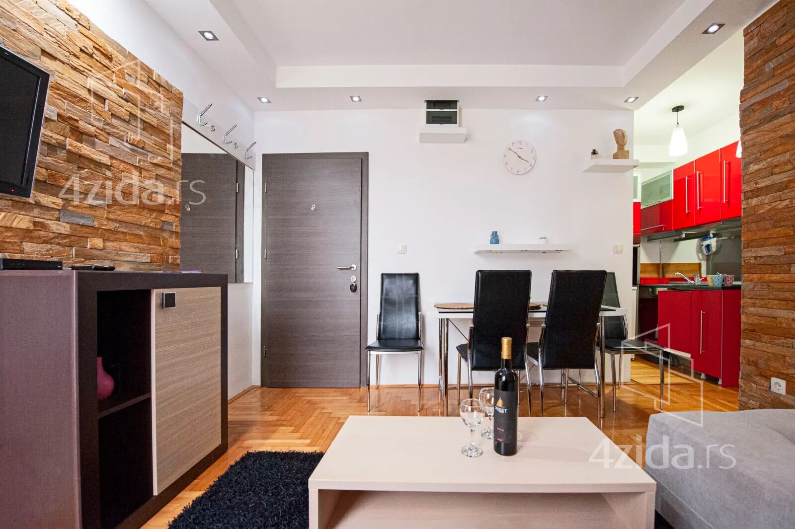 Jednoiposoban stan | 4zida