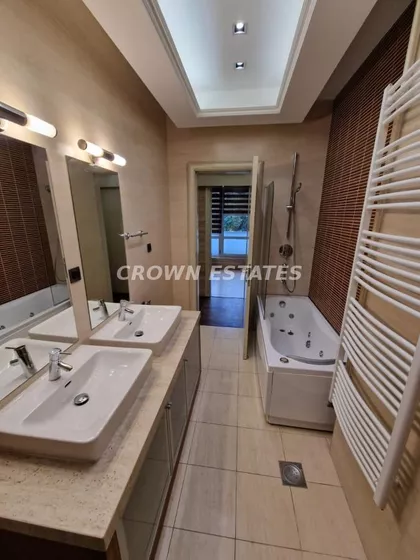 Velislava Vujovica | 4zida.rs