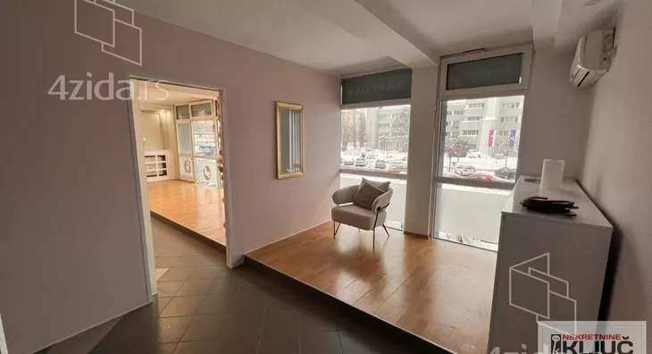 Poslovni prostor | 4zida