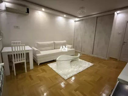 Pariske komune | 4zida.rs