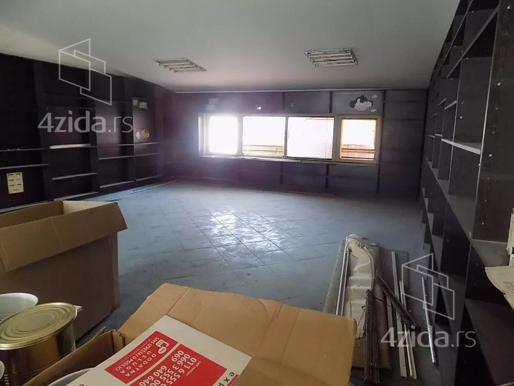 Poslovna zgrada | 4zida